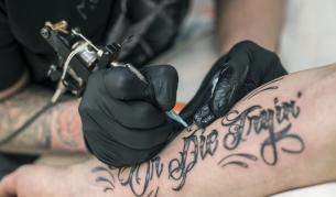 <p>Първият бус за татуировки в България вече е факт</p>