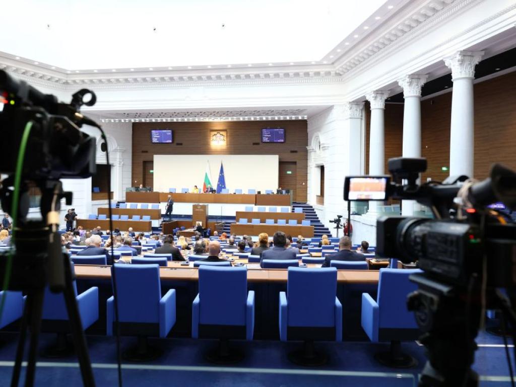 Седем министри ще участват днес в парламентарния контрол от 11 00