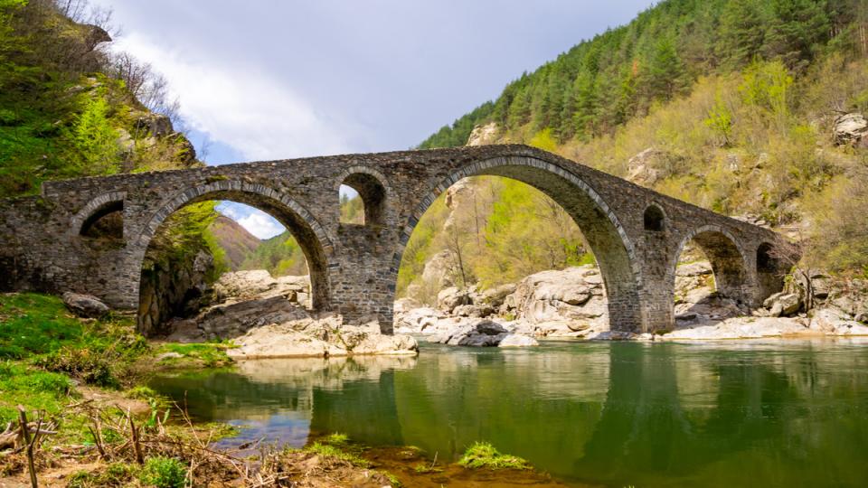 Край живописния пролом на река Арда, в близост до село