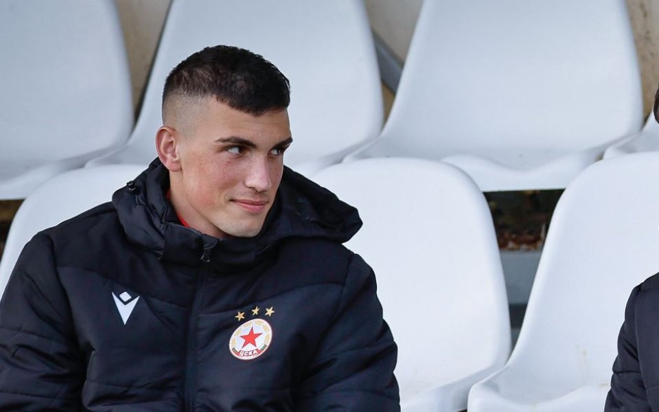 ЦСКА ще преотстъпи нападателя Марк-Емилио Папазов в Хебър, загатна самият