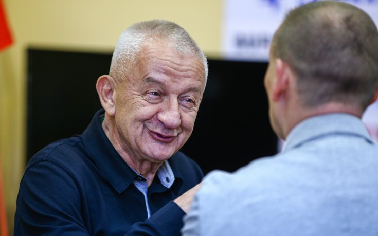 Има двама кандидати за Локомотив Пд