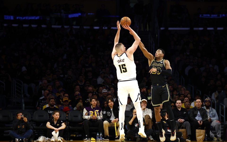 Денвър Нъгетс надви Ел Ей Лейкърс със 114:106 като гост