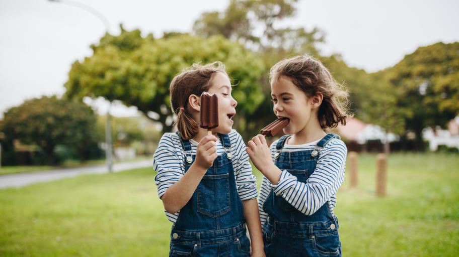 Близнаци: Как да ги отглеждаме като индивидуални личности