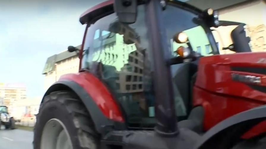 120 трактора влязоха в Пловдив, парализираха трафика