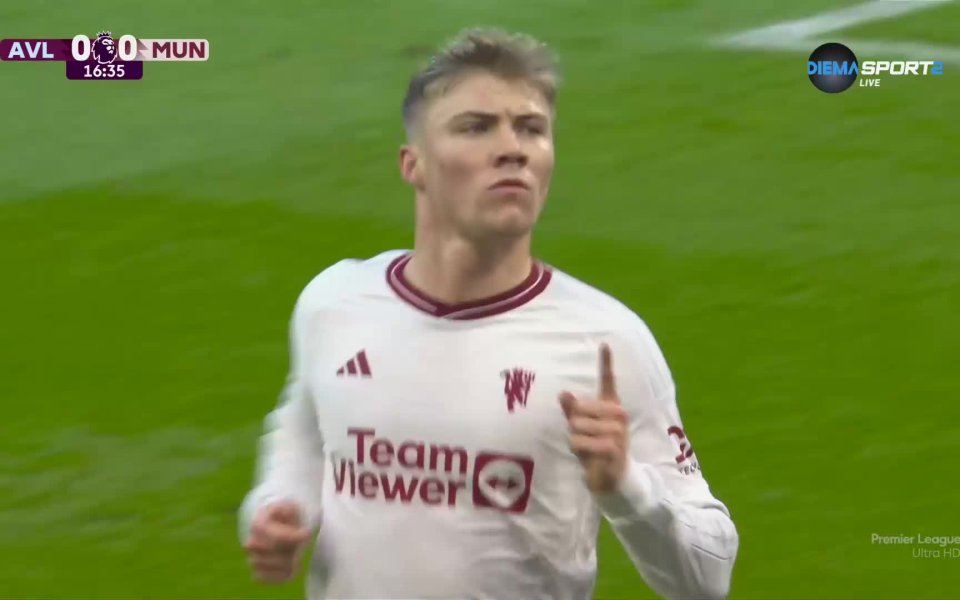 В 17-ата минута червените дяволи стигнаха до гол срещу Астън