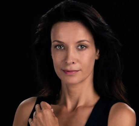 Актрисата Яна Маринова сподели дълга и емоционална житейска история оцветена