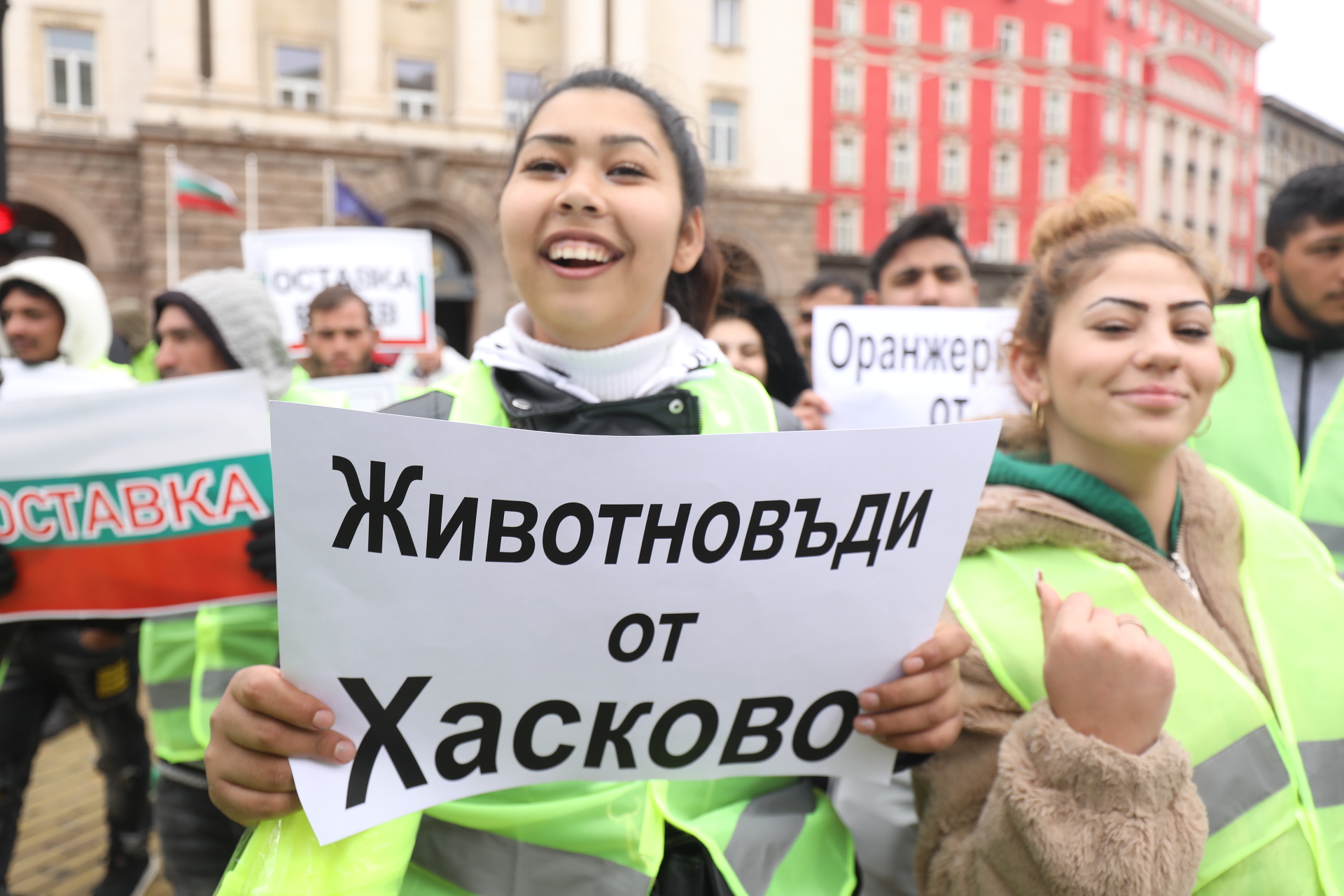 <p>Част от земеделците продължават с протестите, искат оставката на Вътев</p>