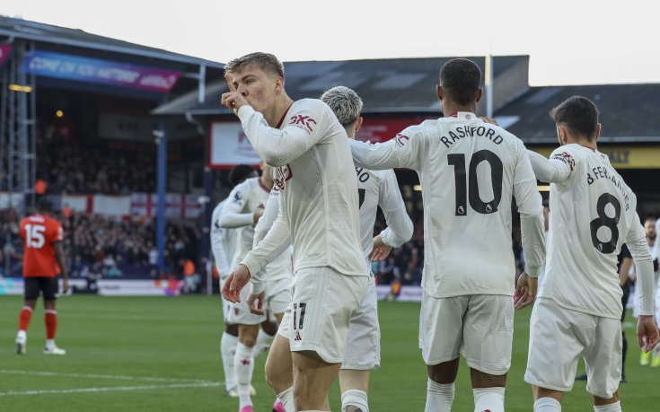 Манчестър Юнайтед оцеля срещу страхотния Лутън в динамичен спектакъл и продължи възхода си