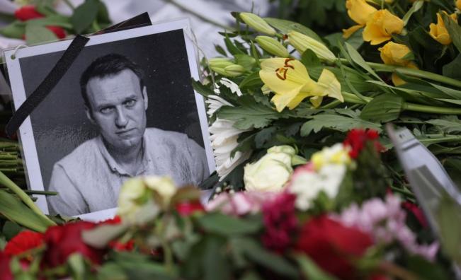 Възпрепятстват погребението на Навални часове преди траурната церемония