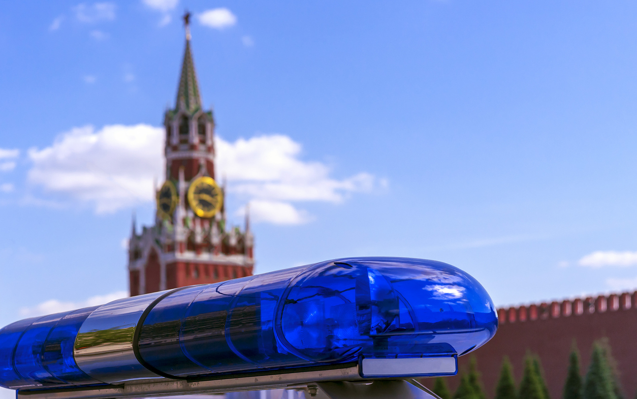 Ужас, мъж разби главата на бебе в Москва, насред летище