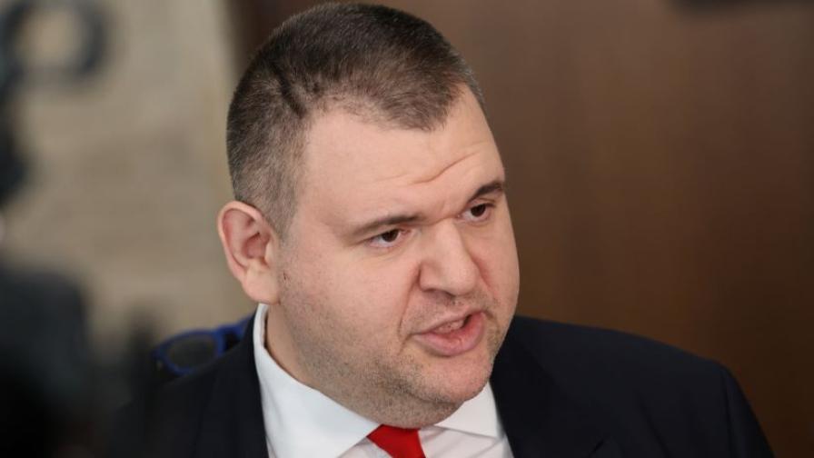 Пеевски: Човекът, който тласка България към избори, се казва Христо Иванов