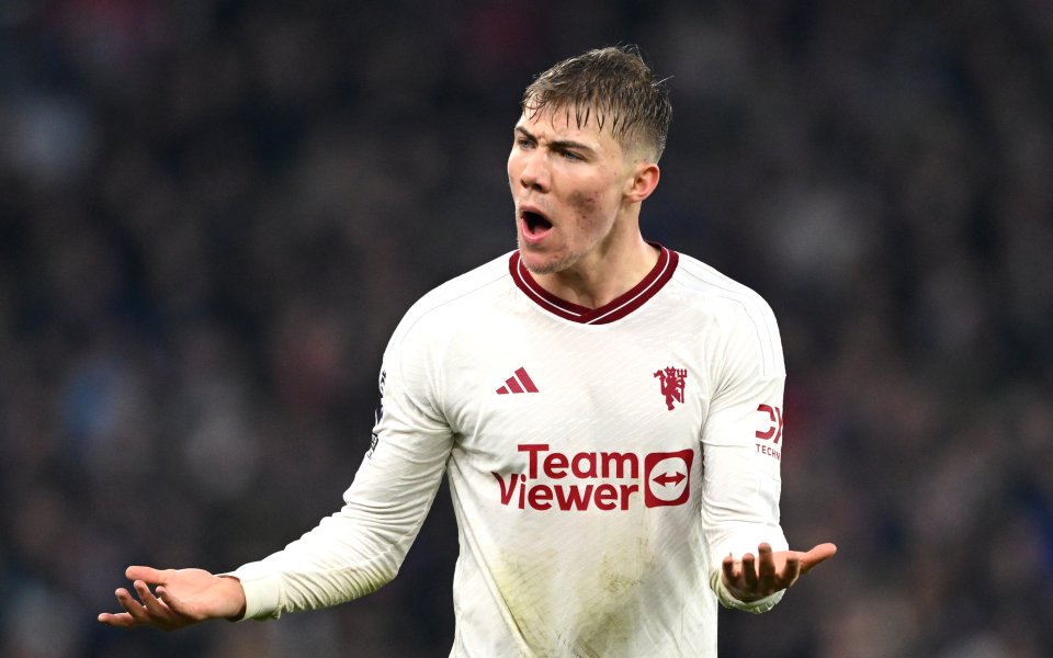 Нападателят на Манчестър Юнайтед - Расмус Хойлунд, е получил мускулна