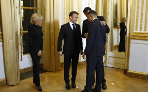 Изтекоха подробности от срещата на Мбапе с френския президент (видео+галерия)