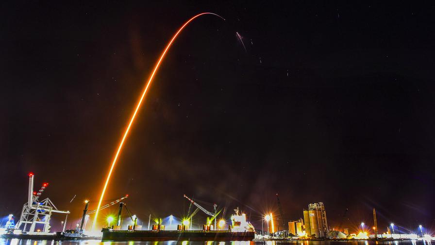 SpaceX изстреля нов екипаж към МКС