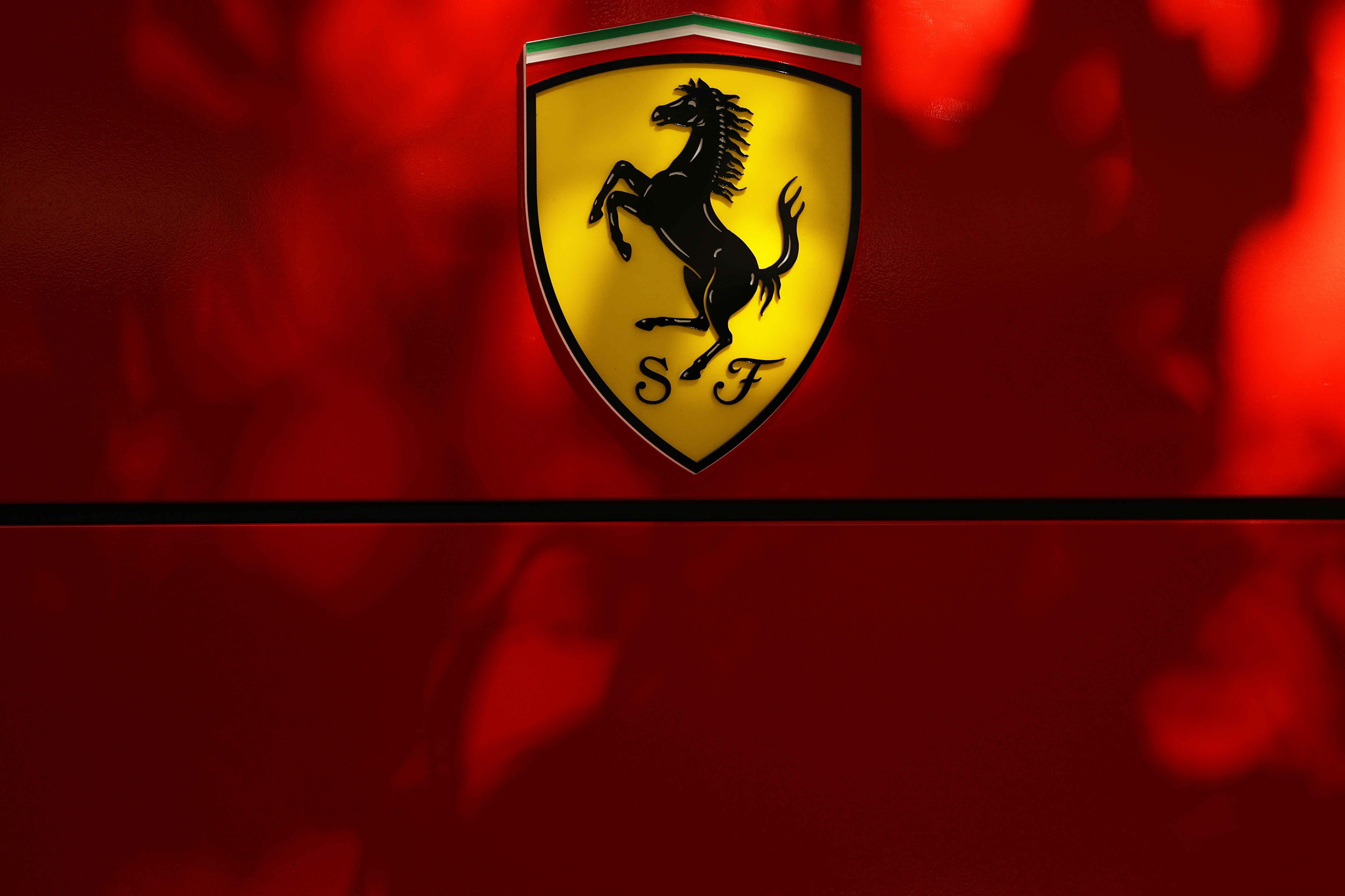 Създателят на Call of Duty е загинал в горящите останки на "Ферари" за 400 000 долара