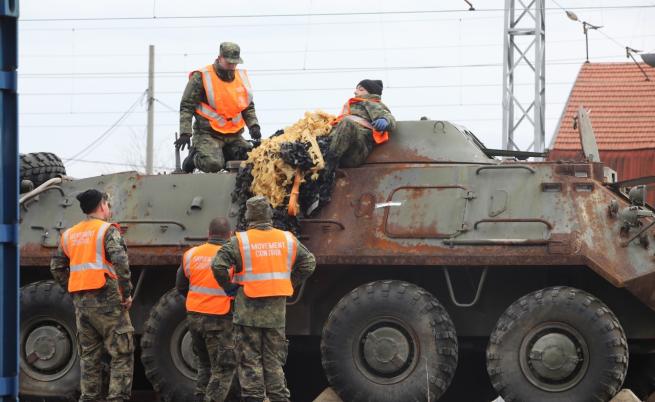Натовариха и маскираха БТР-те за Украйна на гара Курило.
