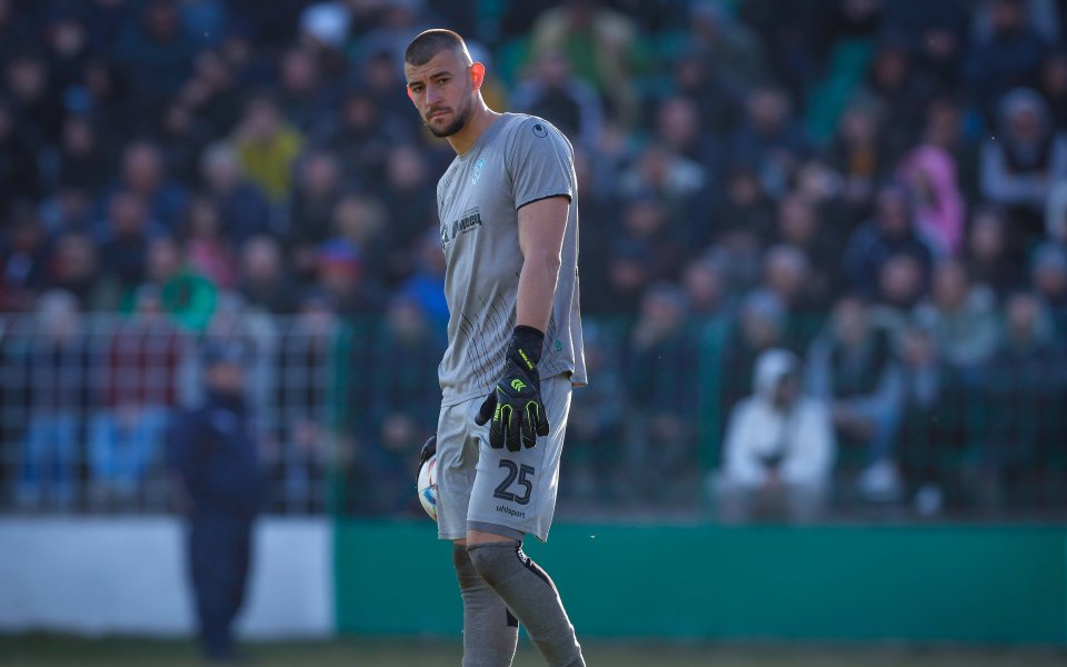 Вратарят на Черно море и националния отбор Иван Дюлгеров е