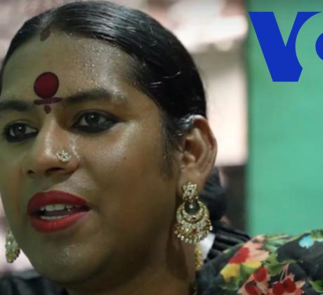 Въпреки успеха и славата си първият транссексуален журналист в Индия