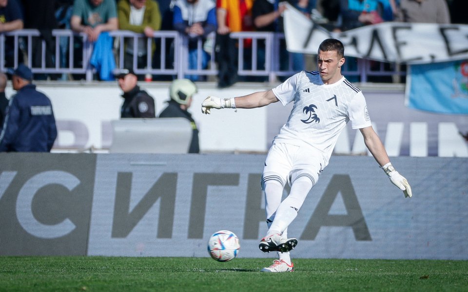 Левски вече работи по лятната селекция и наред с набелязаните полеви