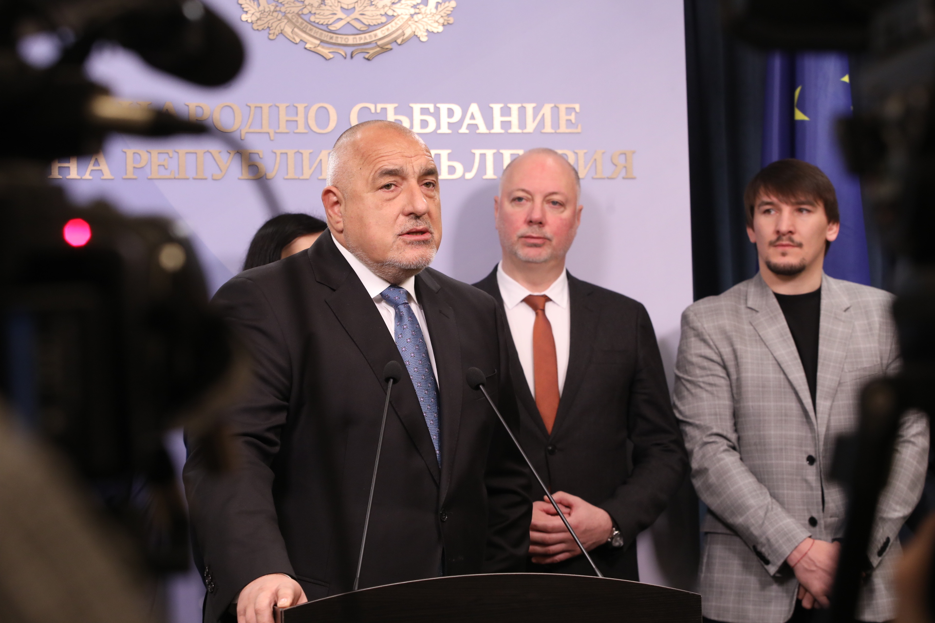 <p>ГЕРБ с извънреден брифинг в НС</p>