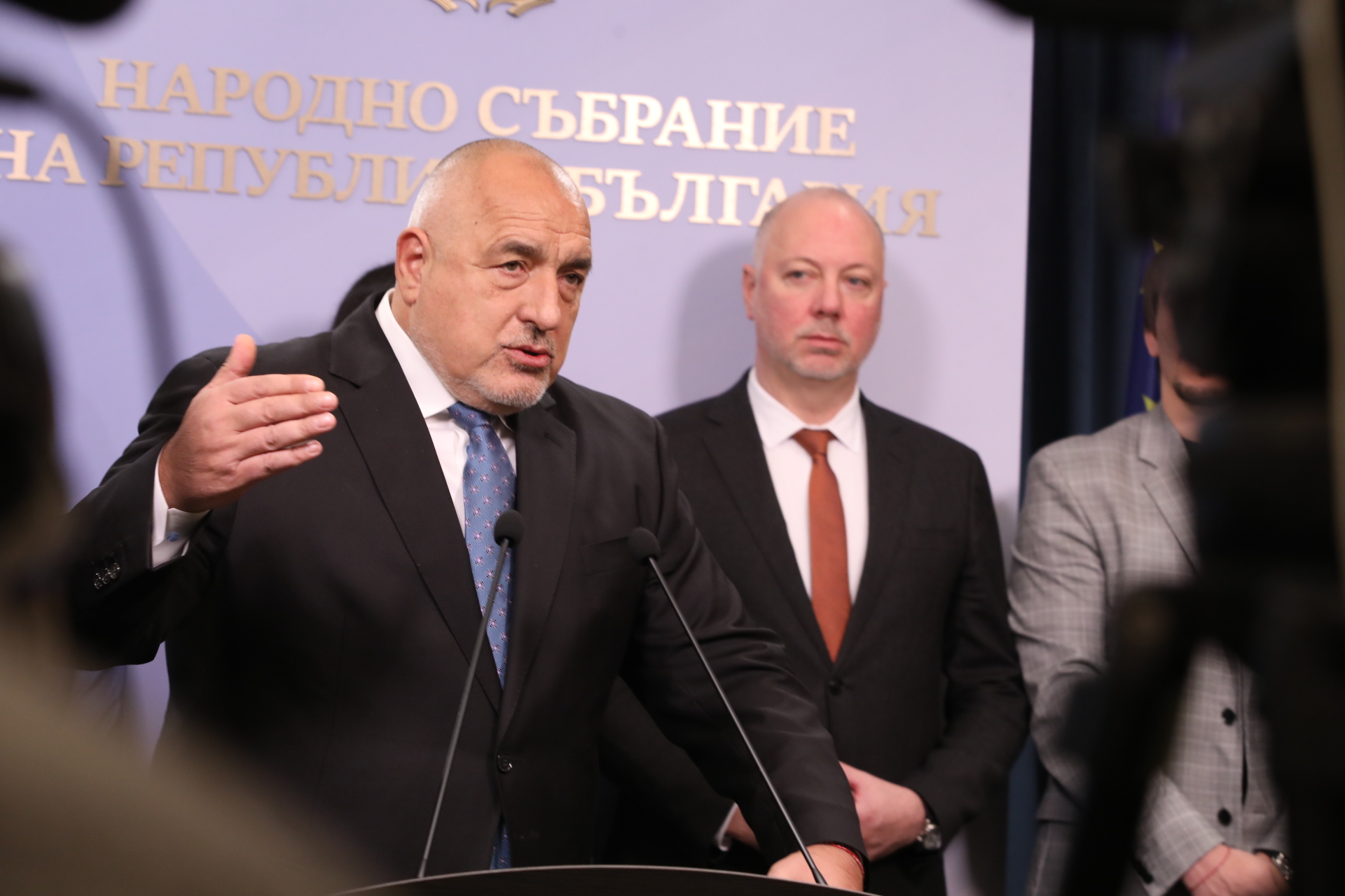 <p>ГЕРБ с извънреден брифинг в НС</p>