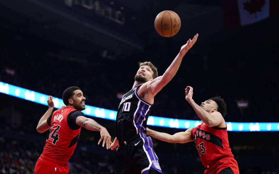 Сакраменто Кингс разби Торонто Раптърс със 123:89 (32:27, 36:18, 31:20, 24:24)