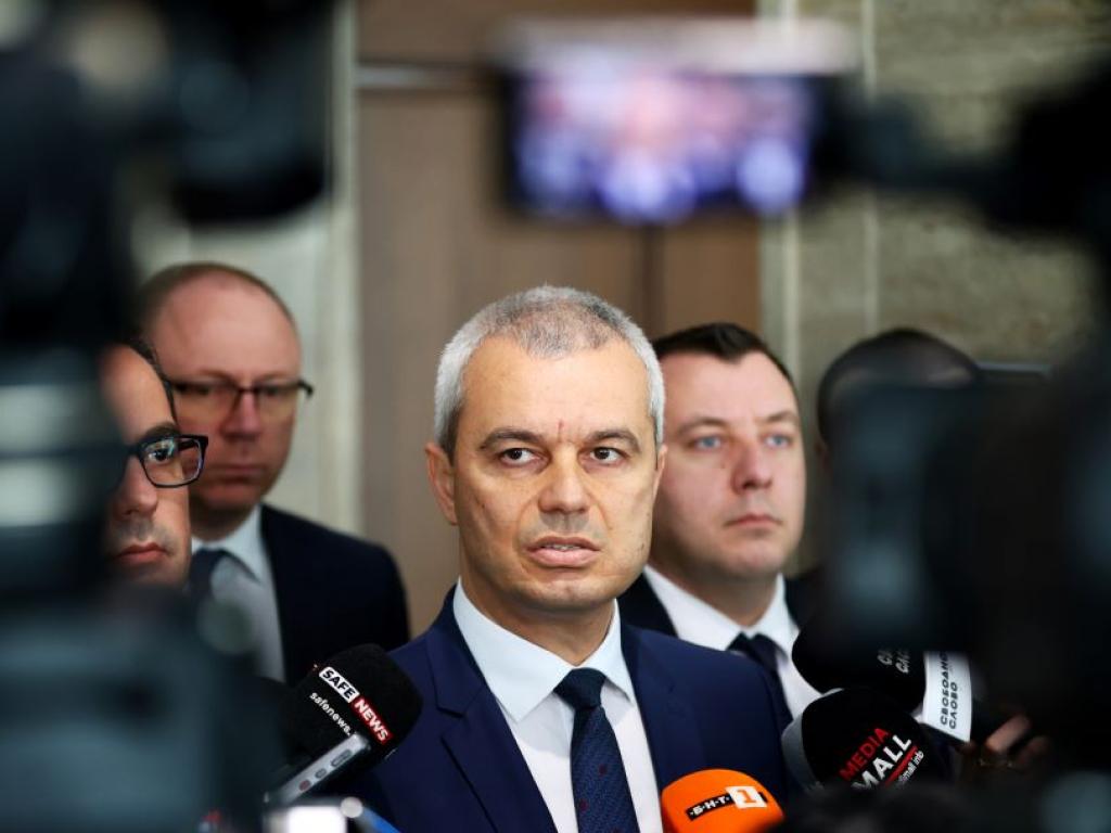 България се намира в правителствена криза заяви председателят на Възраждане