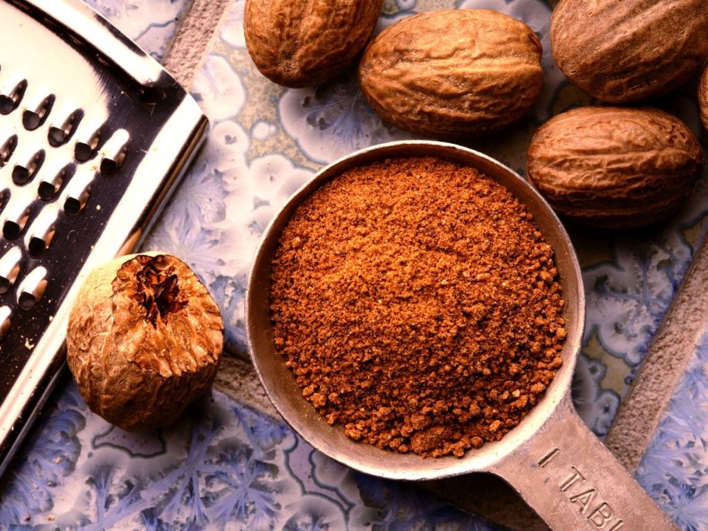 Индийското орехче е популярна подправка широко използвана в кулинарията Придава