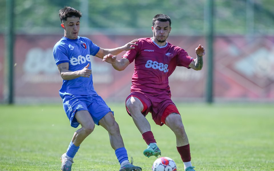 Септември София се наложи с 1:0 над Струмска слава в