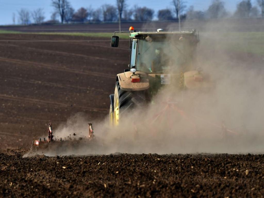 Европейската комисия съобщи че одобрява отпускането на помощ за земеделците