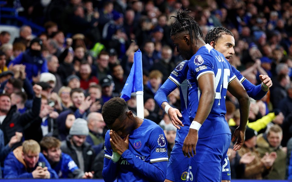 Полузащитникът на Челси Ромео Лавия ще бъде аут до края