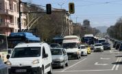 Огромно задръстване на бул. „Цариградско шосе“ в София заради протеста на синдикат 