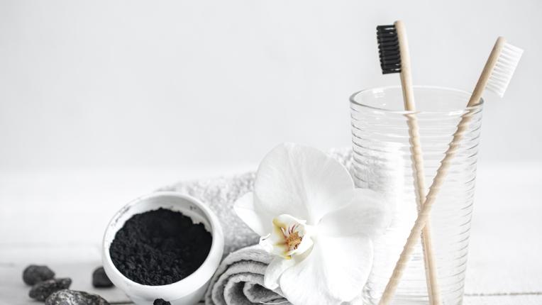  Как да използваме деен въглен в всекидневието 