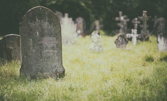 <p>Децата няма да се "катерят по гробовете": Отмениха шокиращо събитие</p>