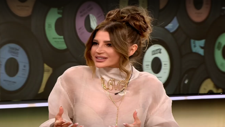  Стил и хубост: визиите на Есил Дюран, в които се влюбихме 