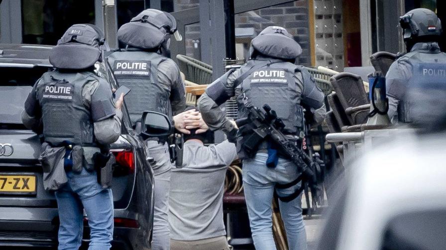 <p>Приключи драмата със заложниците в Нидерландия, заподозреният е задържан (СНИМКИ/ВИДЕО)</p>