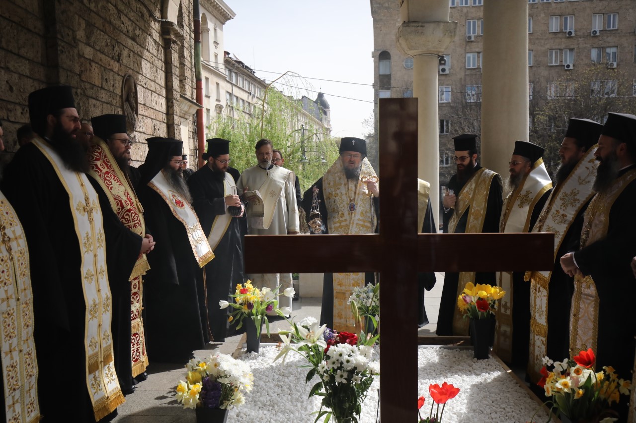 <p>Заупокойна молитва по повод 20 дни от блажената кончина на Софийския митрополит и Български патриарх Неофит бе отслужена пред гроба на Негово Светейшество</p>