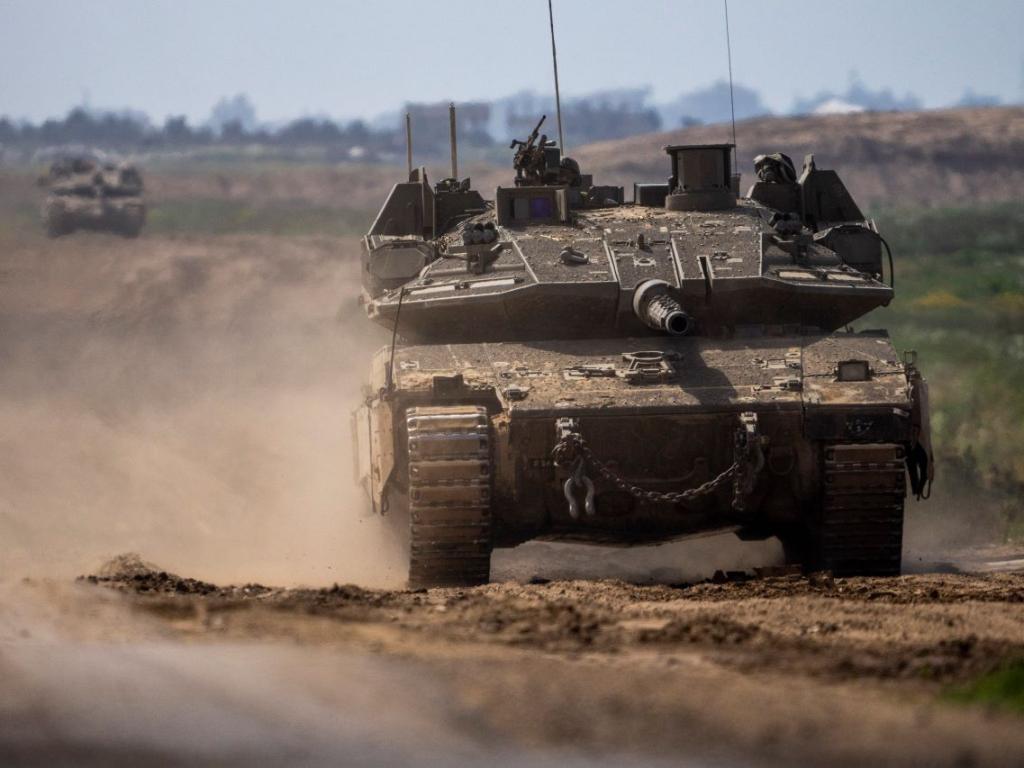 Израел подложи на нови удари ивицата Газа в петък след