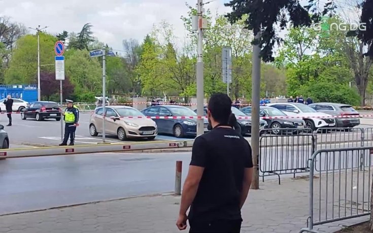 Наско Сираков пристигна на 