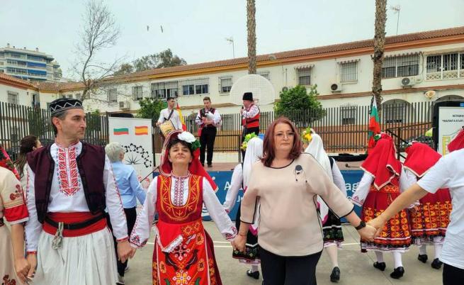  Паметник на Кирил и Методий в Малага 