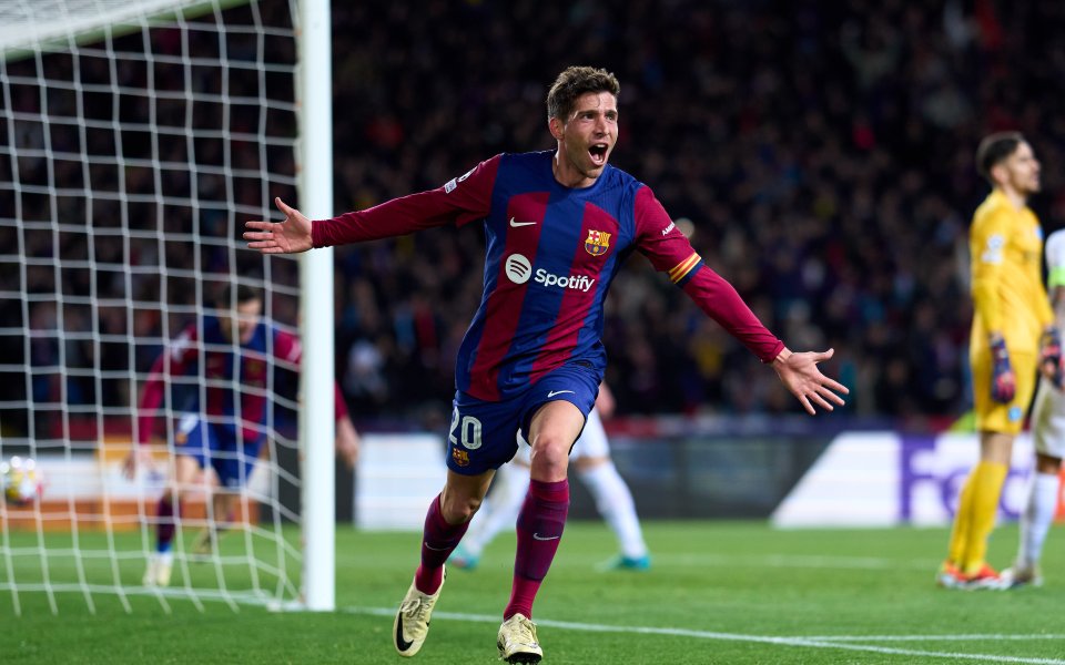 Шефовете на испанския шампион Барселона са се свързали с агента