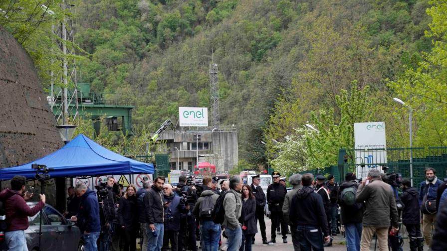 Нарасна броя на загиналите при взрива в електроцентрала в Италия