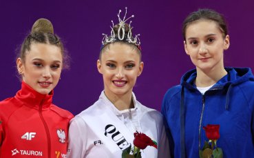 Най красивата българска гимнастичка Маргарита Василева сияе в обятията на