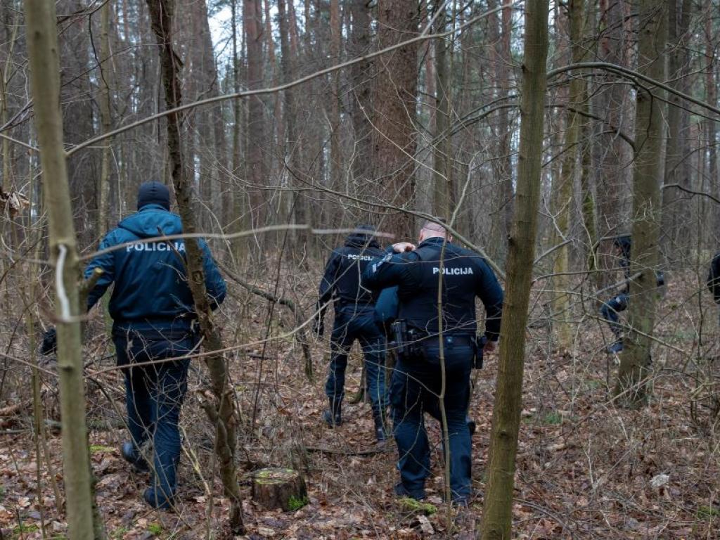 Двама души са били задържани в Полша по подозрение в