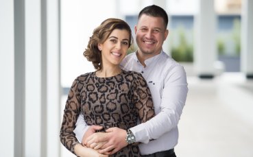 Колоритните магазинери Румен и Йоана от Трявна са посредната двойка