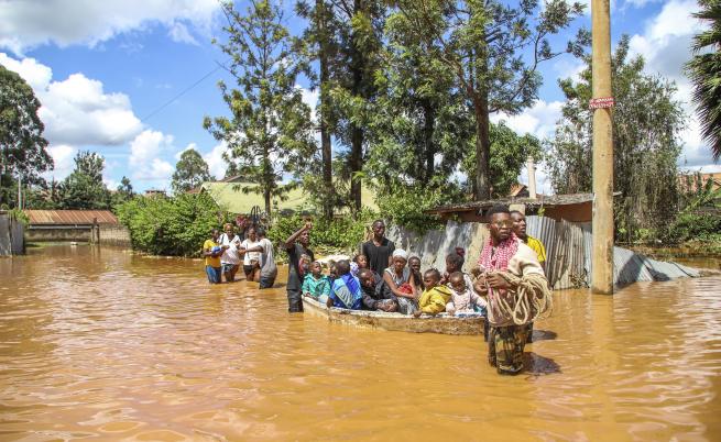 Воден ад: Най-малко 70 загинали при наводнения в Кения, дъждовете продължават