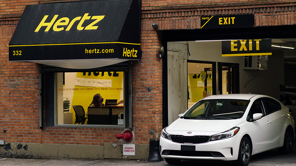 Hertz планира да се отърве от още 10 000 е-коли през 2024 г.