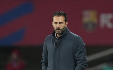 Старши треньорът на Валенсия Рубен Бараха обобщи поражението от Барселона