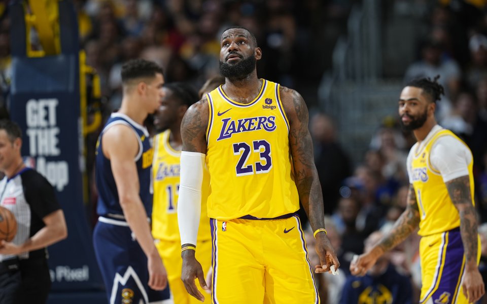 Суперзвездата на американския баскетбол ЛеБрон Джеймс отпадна с тима си