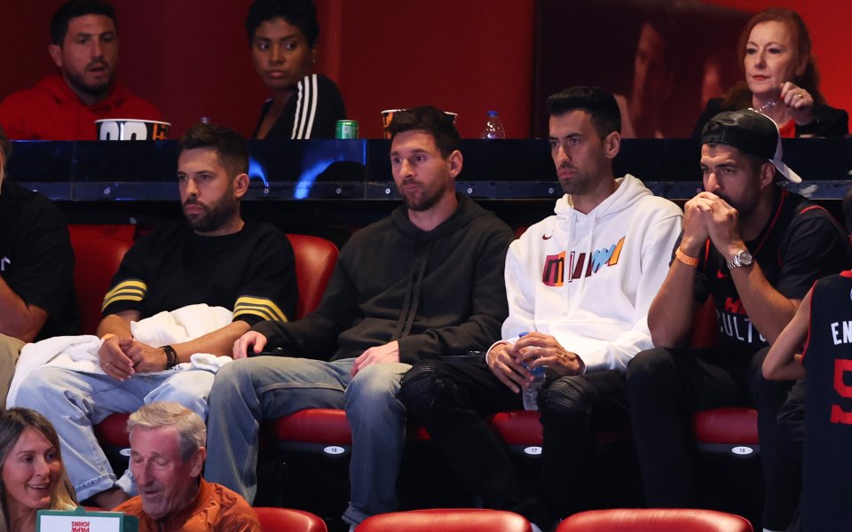 Четиримата играха заедно в Барселона, а сега отново са рамо